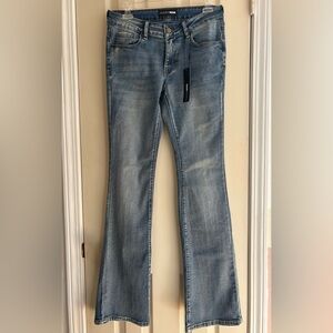 Fashion Nova NWT Mid Rise Super Stretch Flare Jeans - Size 5